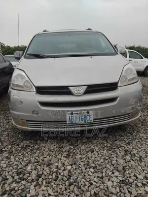 Toyota Sienna 2005 Silver