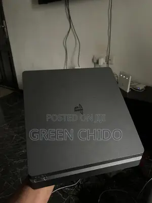 Playstation 4 Slim