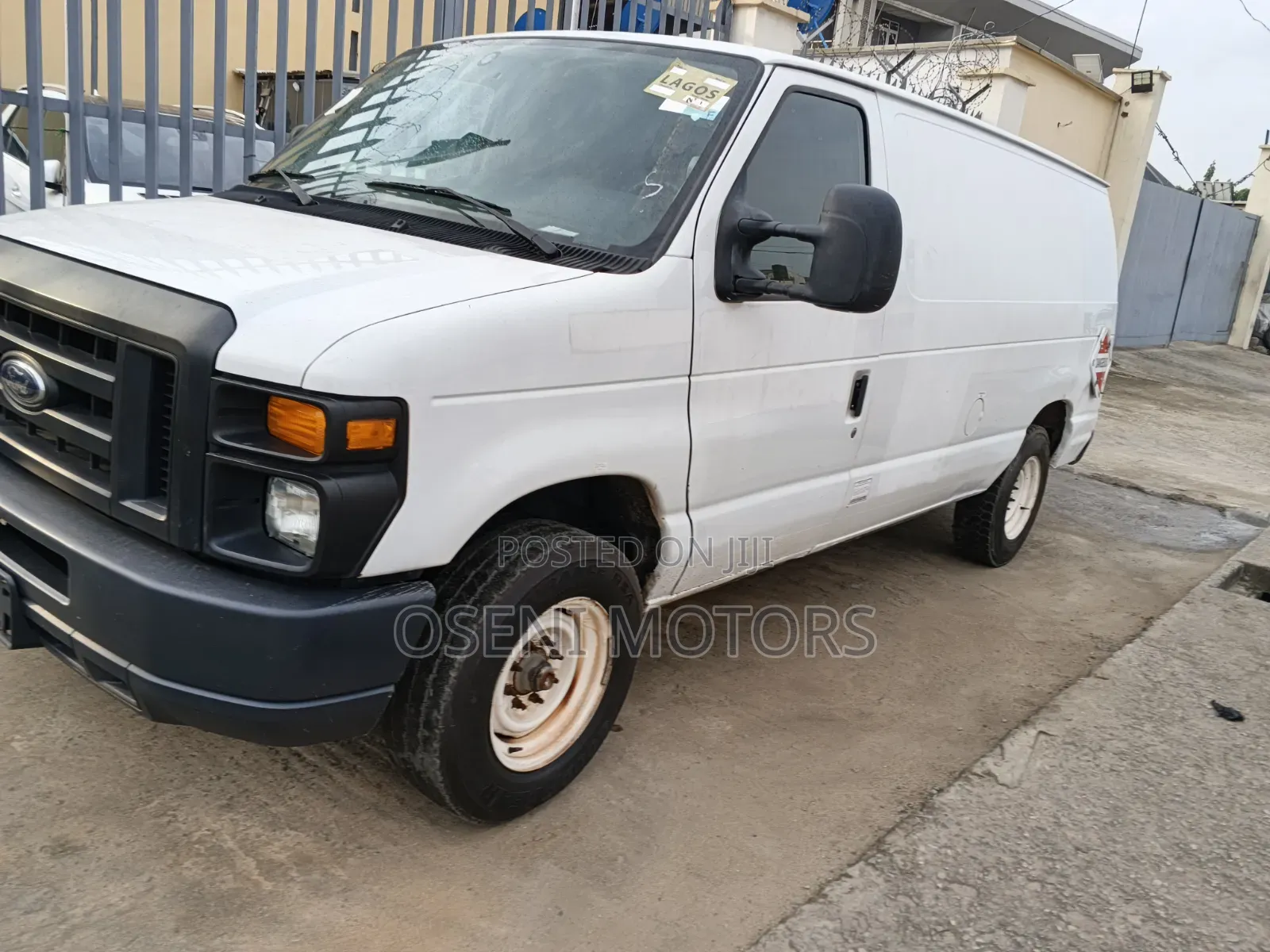 Ford E250 2010 White