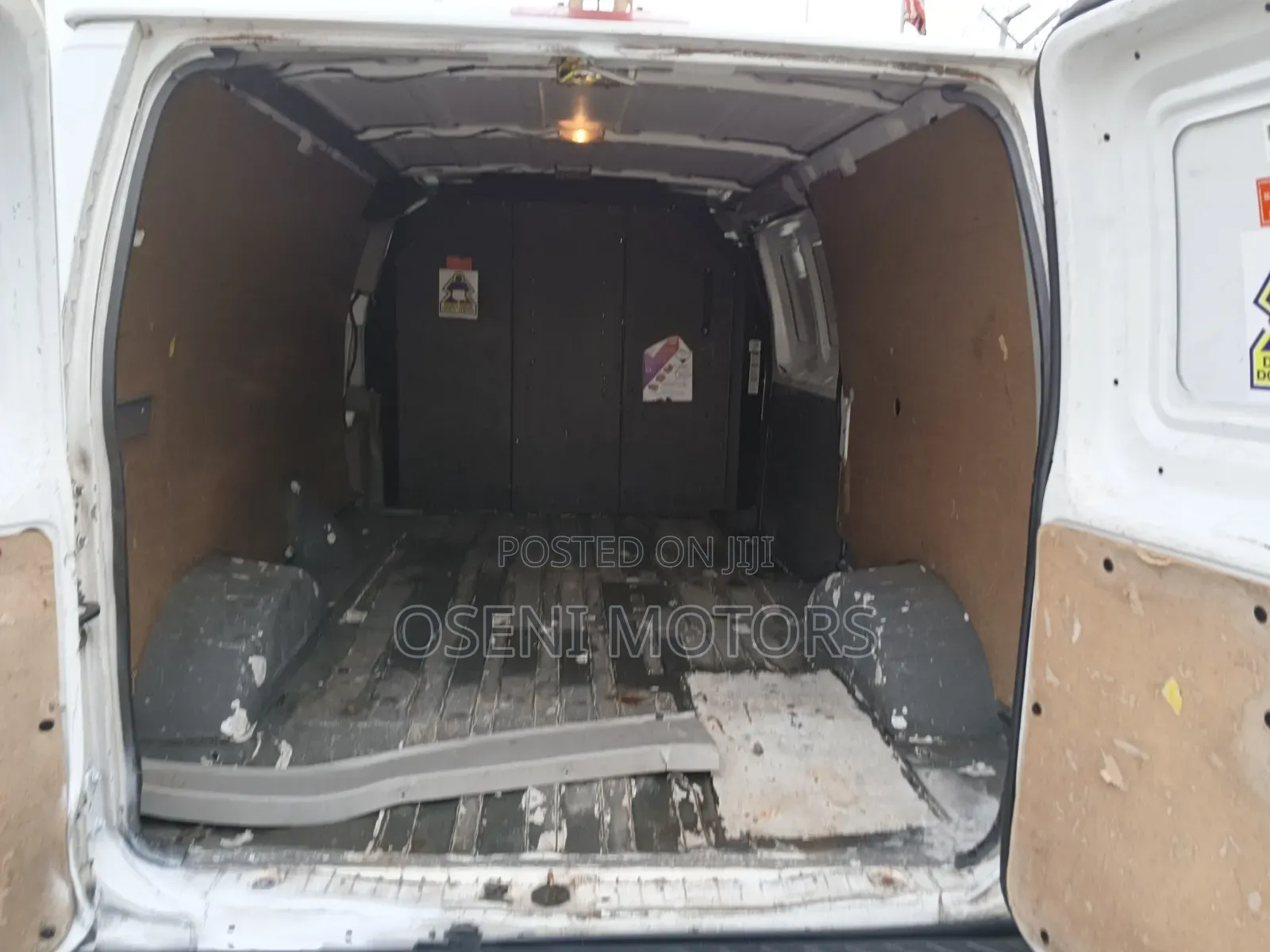 Ford E250 2010 White