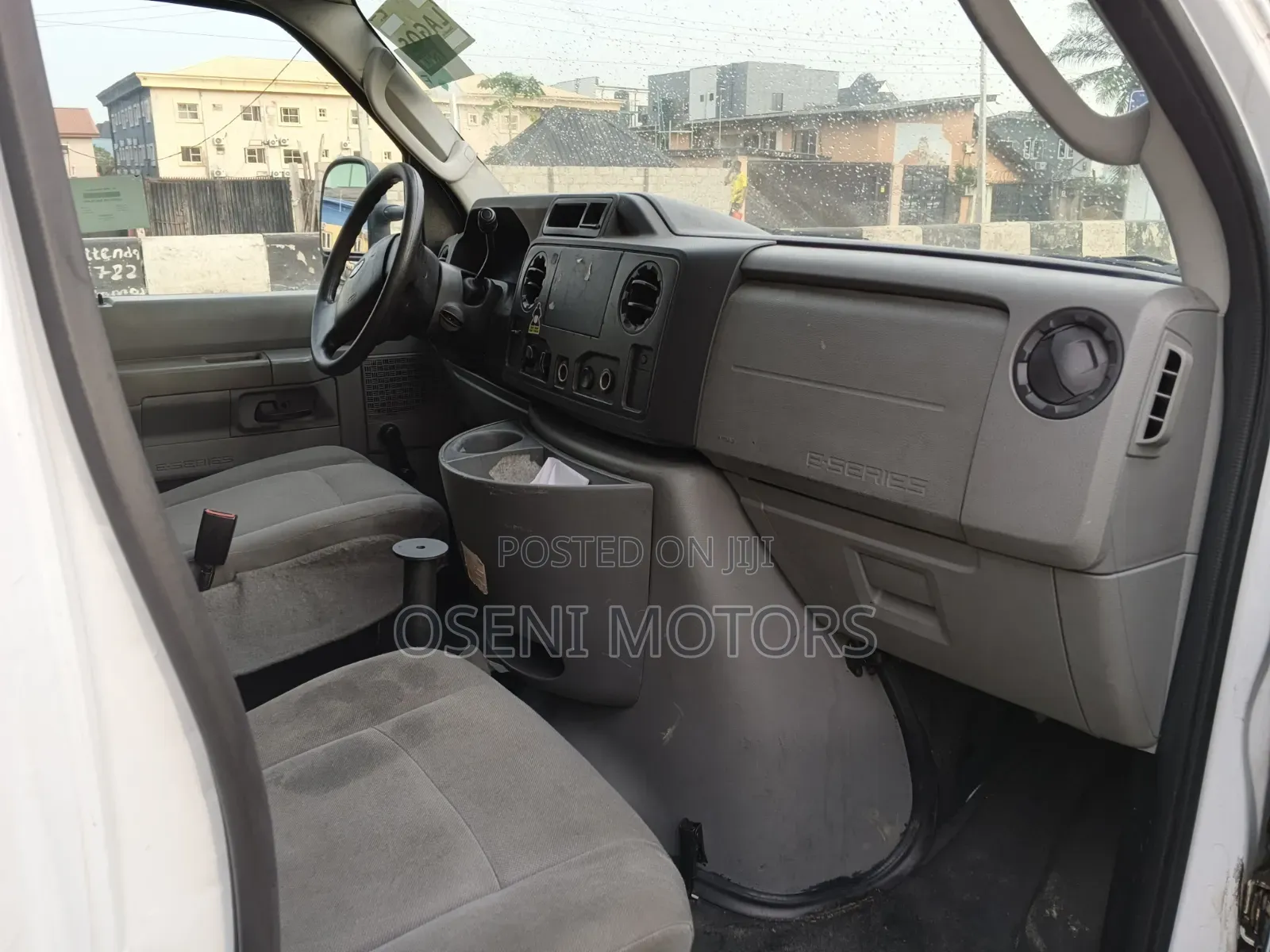 Ford E250 2010 White