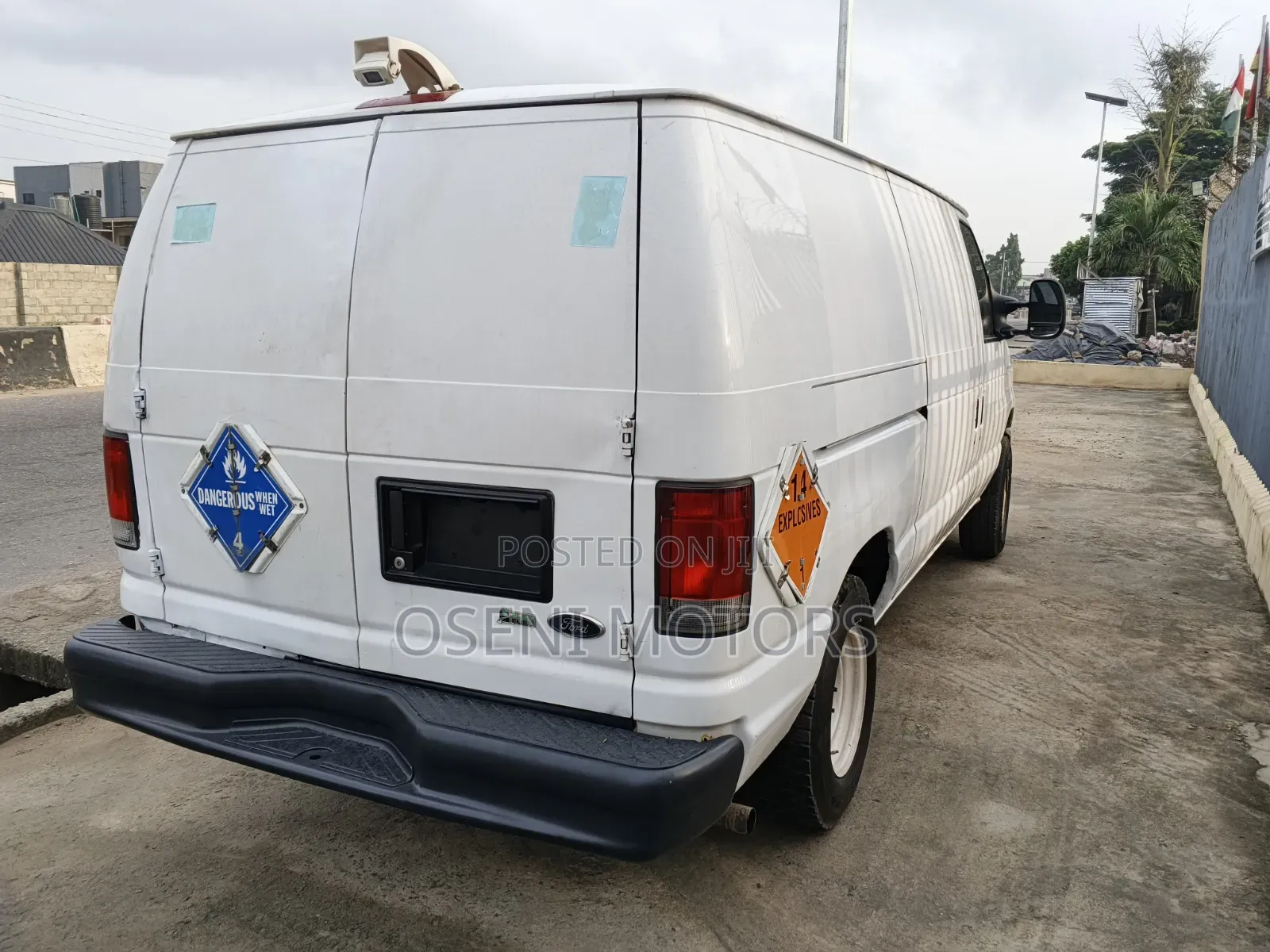 Ford E250 2010 White