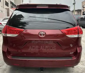 Toyota Sienna XLE 8 Passenger 2011 Red