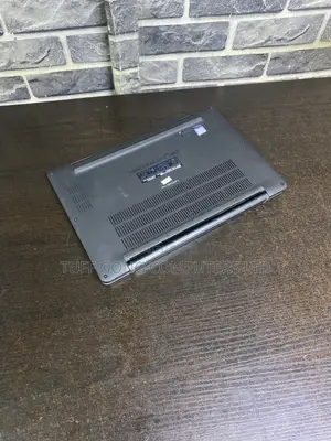 Laptop Dell Latitude 7300 8GB Intel Core i7 SSD 256GB