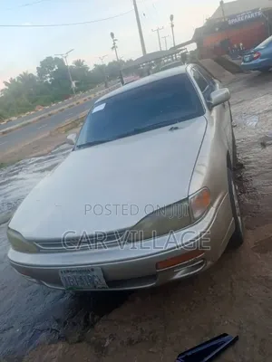 Toyota Camry 1998 Gold