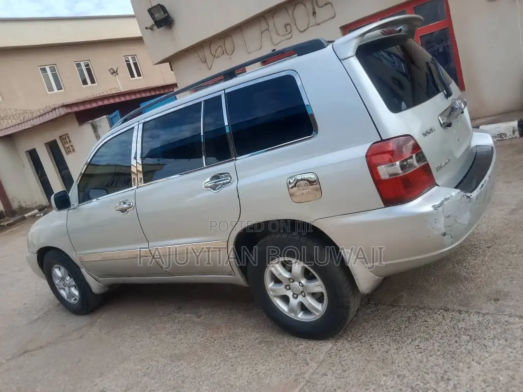 Toyota Highlander Base AWD 2003 Silver