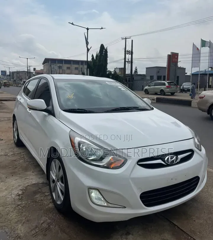 Hyundai Accent SE 2013 White