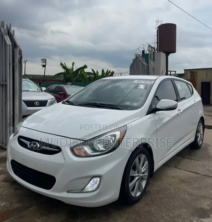 Hyundai Accent SE 2013 White
