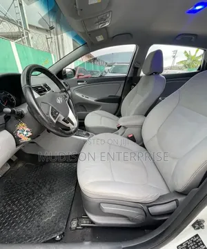 Hyundai Accent SE 2013 White