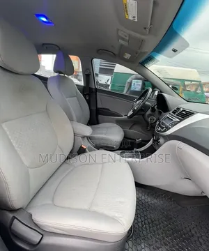 Hyundai Accent SE 2013 White