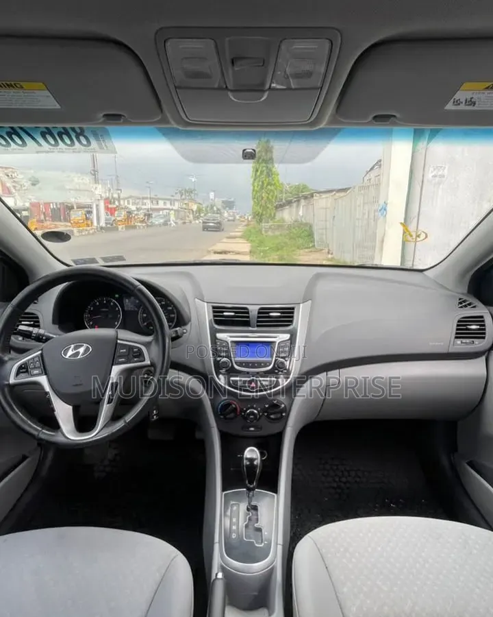 Hyundai Accent SE 2013 White