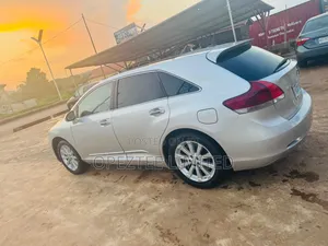 Toyota Venza 2010 Silver