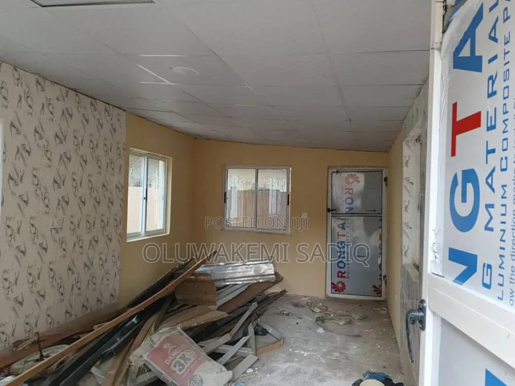 Restaurants or Eatery Space With 2bq