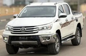 Toyota Hilux 2019 White