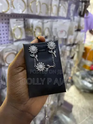 Earing With Pendant