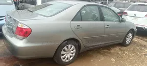 Toyota Camry 2005 Gray