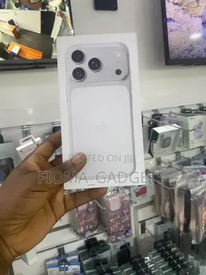 New Apple iPhone 17 Pro Max 256 GB White