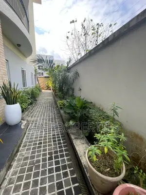 3bdrm Apartment in Ikate for sale