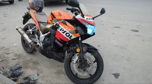 Honda CBR 2013 Orange