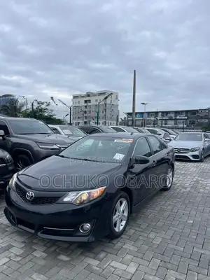 Toyota Camry SE 4dr Sedan (2.5L 4cyl 6A) 2014 Black