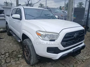Toyota Tacoma 2018 White