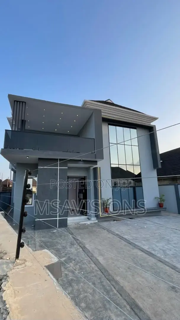 Newly Built Detached 4 Bedroom Modern Duplex