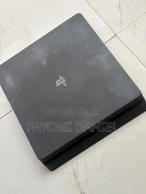 Ps4 Slim 500gb No (8 Games and No Pad)