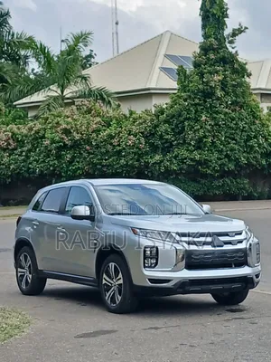 Mitsubishi Outlander 2025 Silver