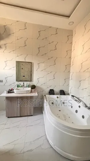 Furnished 5bdrm Duplex in Chevron for rent