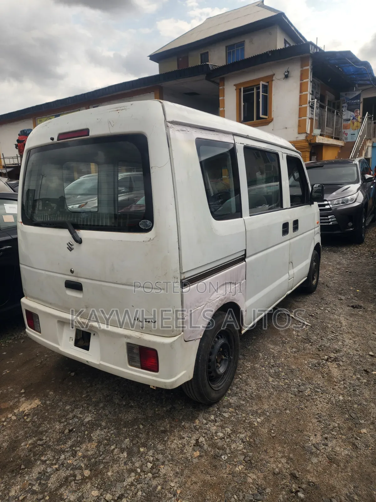 Suzuki Every 2002 White
