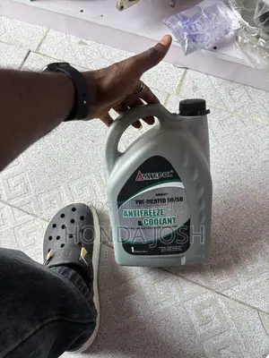 Radiator Coolant and Antifreeze Pre-Diluted 50/50