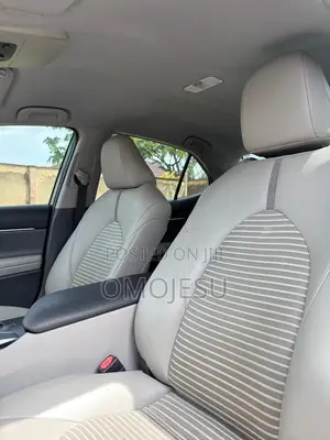 Toyota Camry SE FWD (2.5L 4cyl 8AM) 2018 Black