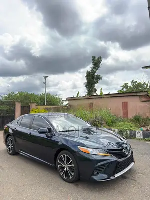 Toyota Camry SE FWD (2.5L 4cyl 8AM) 2018 Black