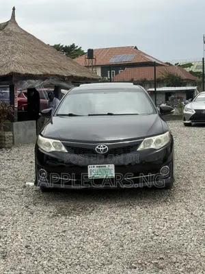 Toyota Camry SE V6 4dr Sedan (3.5L 6cyl 6A) 2013 Black