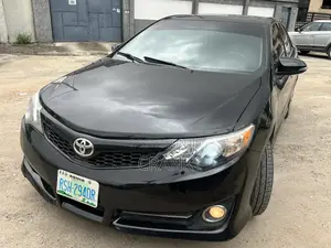 Toyota Camry SE 4dr Sedan (2.5L 4cyl 6A) 2013 Black