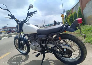 Suzuki 2000 White
