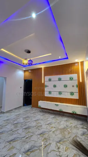 2bdrm Block of Flats in Omolayo Estate Akobo for rent