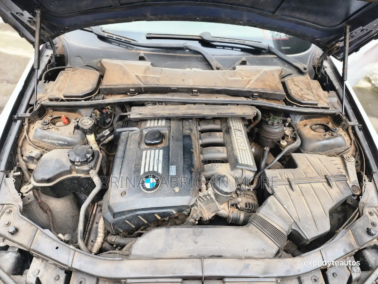BMW 328i 2009 Off white