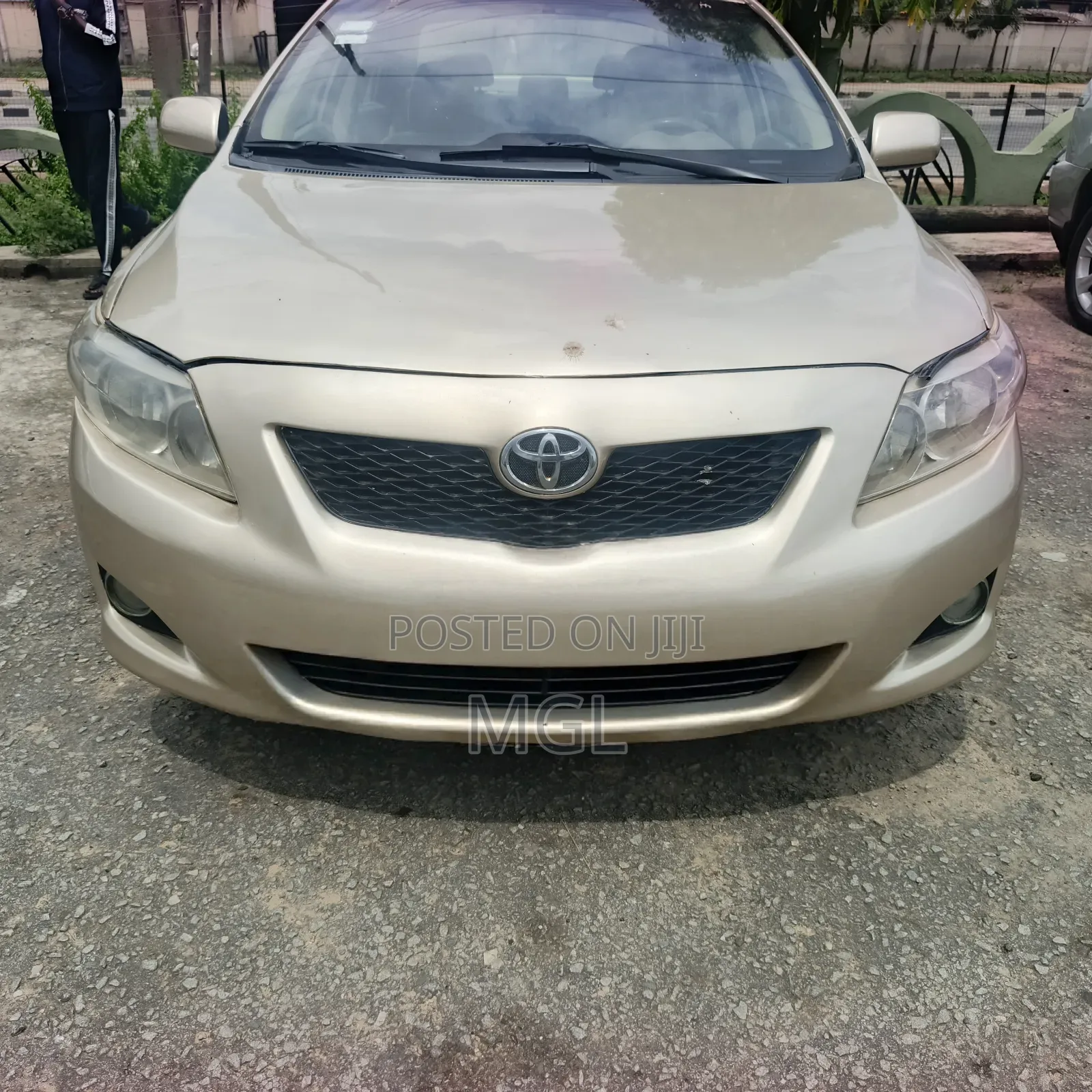 Toyota Corolla 2011 Gold