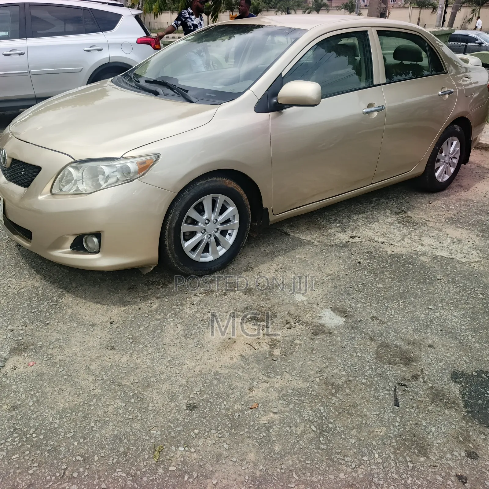 Toyota Corolla 2011 Gold