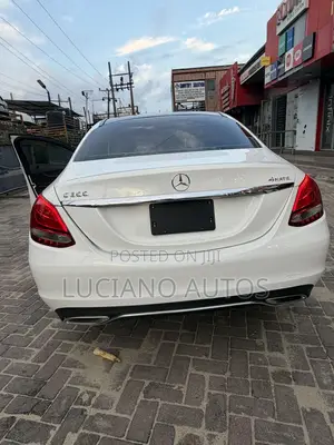 Mercedes-Benz C300 Sport 4Matic Sedan AWD (2.0L 4cyll 7A) 2016 White