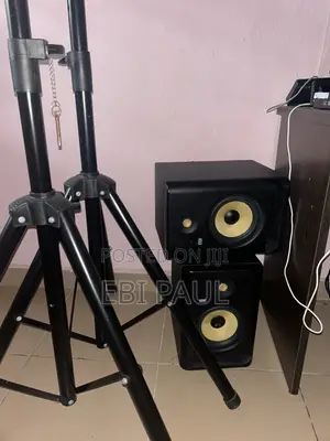 KRK Rockit 7 Speakers With Speaker Stands