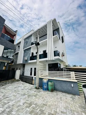 3bdrm Duplex in Beside Coastal Road, Ogombo for rent