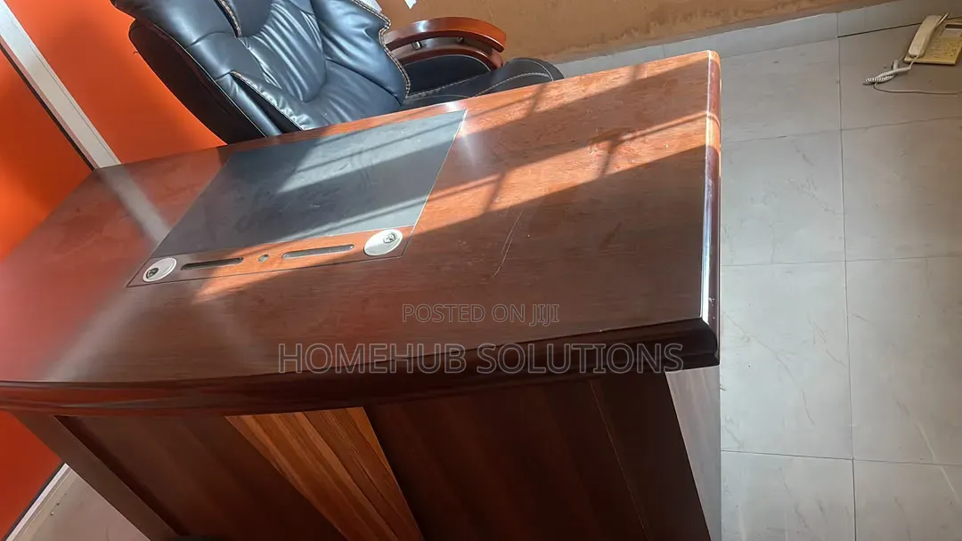 Executive Boss Office Table and Two Chairs