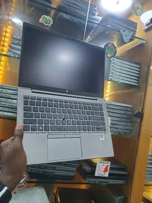 Laptop HP ZBook Firefly 14 G7 8GB Intel Core i5 SSD 256GB