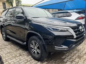Toyota Fortuner 4.0 AWD 2022 Black
