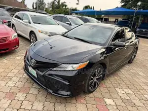 Toyota Camry SE (2.5L 4cyl 8A) 2019 Black