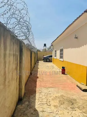 3bdrm Bungalow in Lugbe District for sale