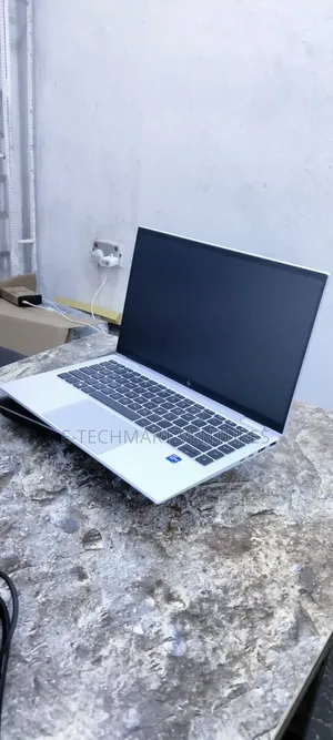 Laptop HP EliteBook 1040 G8 16GB Intel Core i7 SSD 256GB