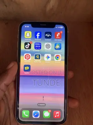 Apple iPhone XR 64 GB White